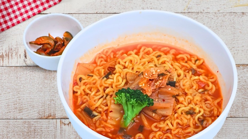 korean-street-food-craze-kimchi-ramen-wang-house-cafe-india