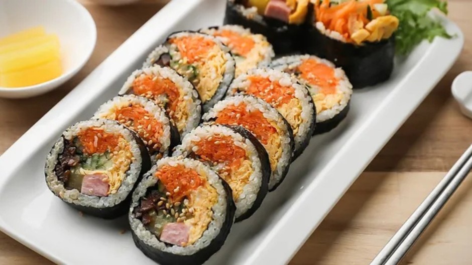 best-korean-gimbap-vegeterian-gimbap-wang-house-korean-cafe